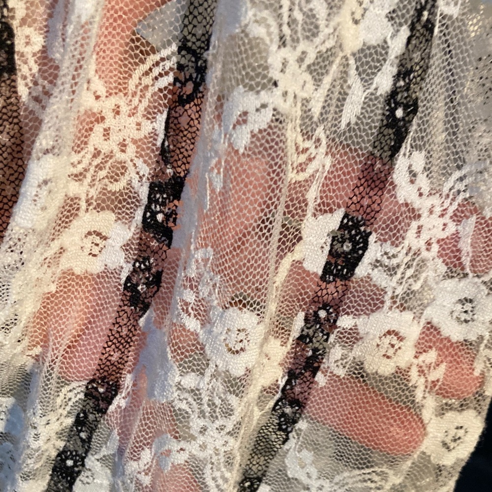 NY Collection Black and White Lace Blouse - Picture 7 of 7